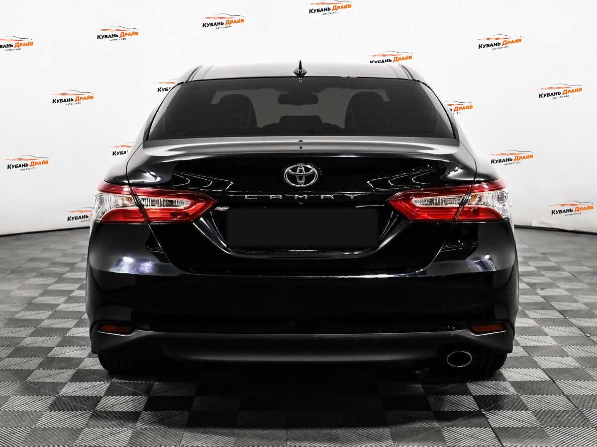 Toyota Camry 2019 года с пробегом. Фото: #5