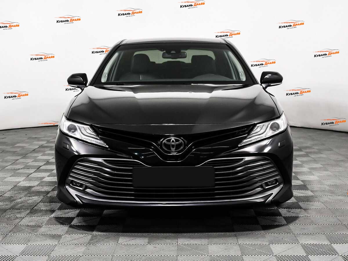 Toyota Camry 2019 года с пробегом. Фото: #1
