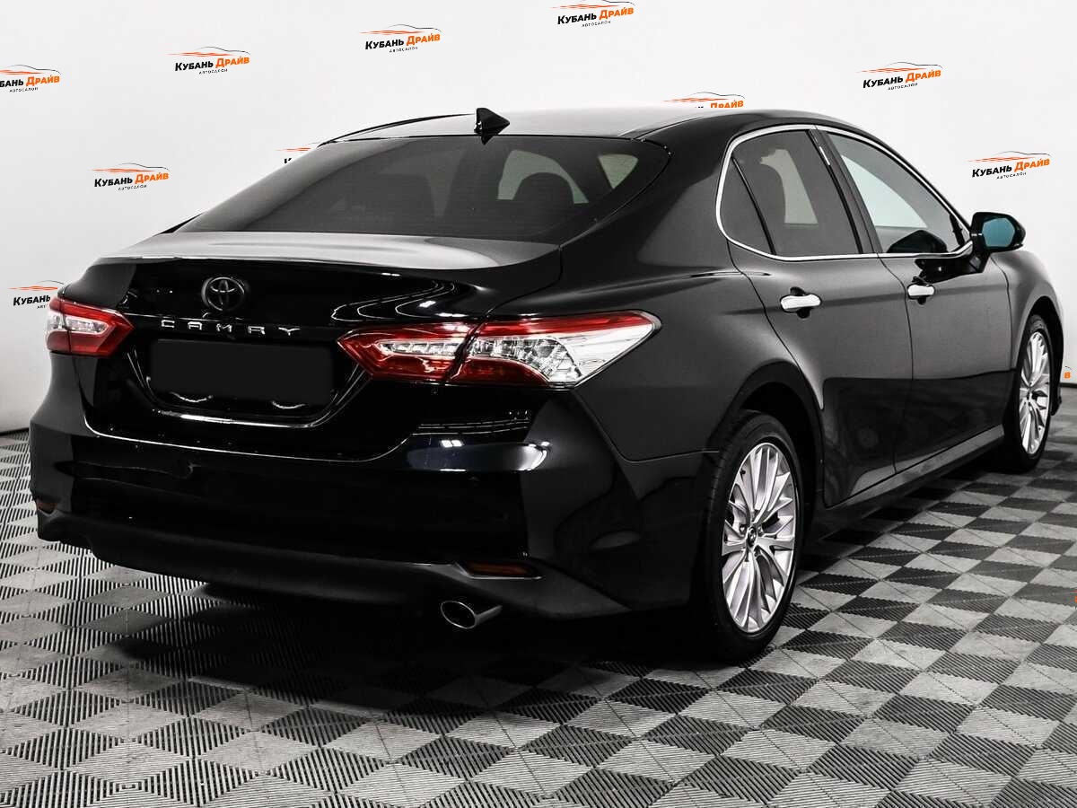 Toyota Camry 2019 года с пробегом. Фото: #4