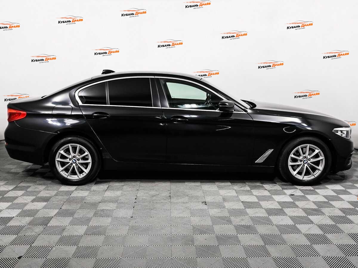 BMW 5 серии 2019 года с пробегом. Фото: #3