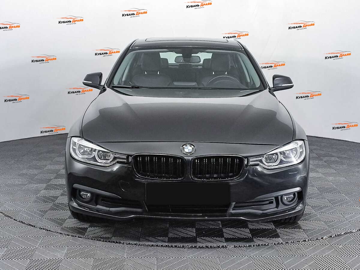 BMW 3 серии 2018 года с пробегом. Фото: #1