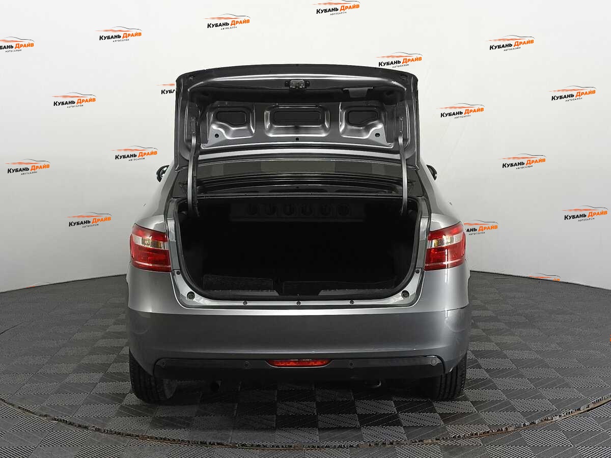 Lada (ВАЗ) Vesta 2018 года с пробегом. Фото: #8