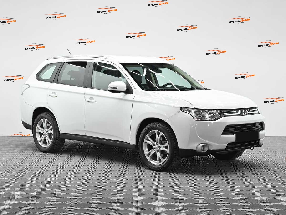 Mitsubishi Outlander 2012 года с пробегом. Фото: #2