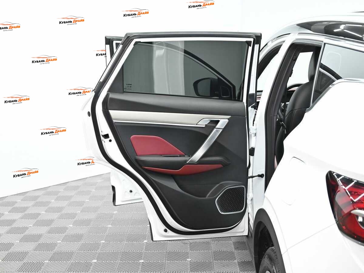 Geely Coolray 2022 года с пробегом. Фото: #18