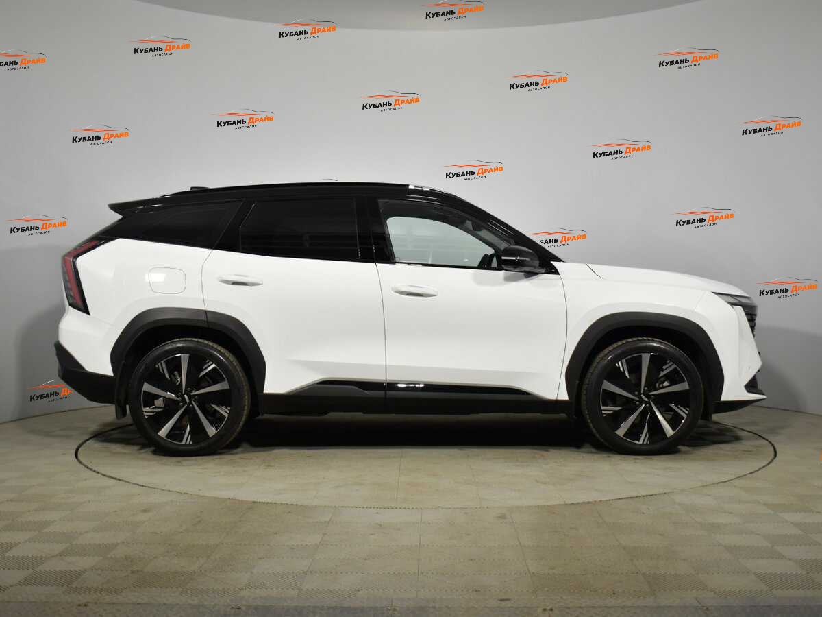 Geely Atlas 2024 года с пробегом. Фото: #3