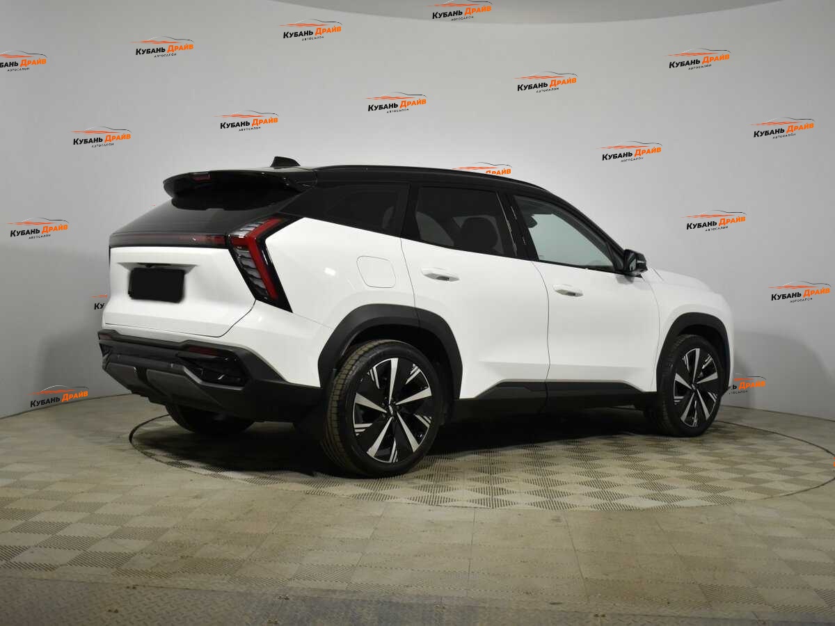 Geely Atlas 2024 года с пробегом. Фото: #4