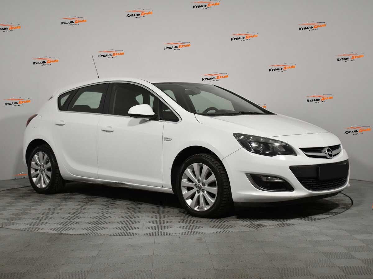 Opel Astra 2014 года с пробегом. Фото: #2