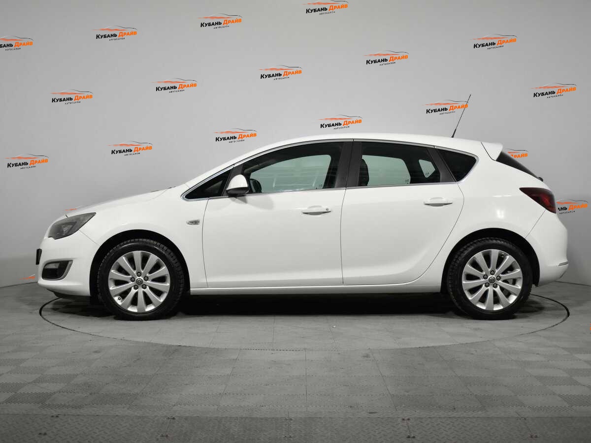 Opel Astra 2014 года с пробегом. Фото: #3