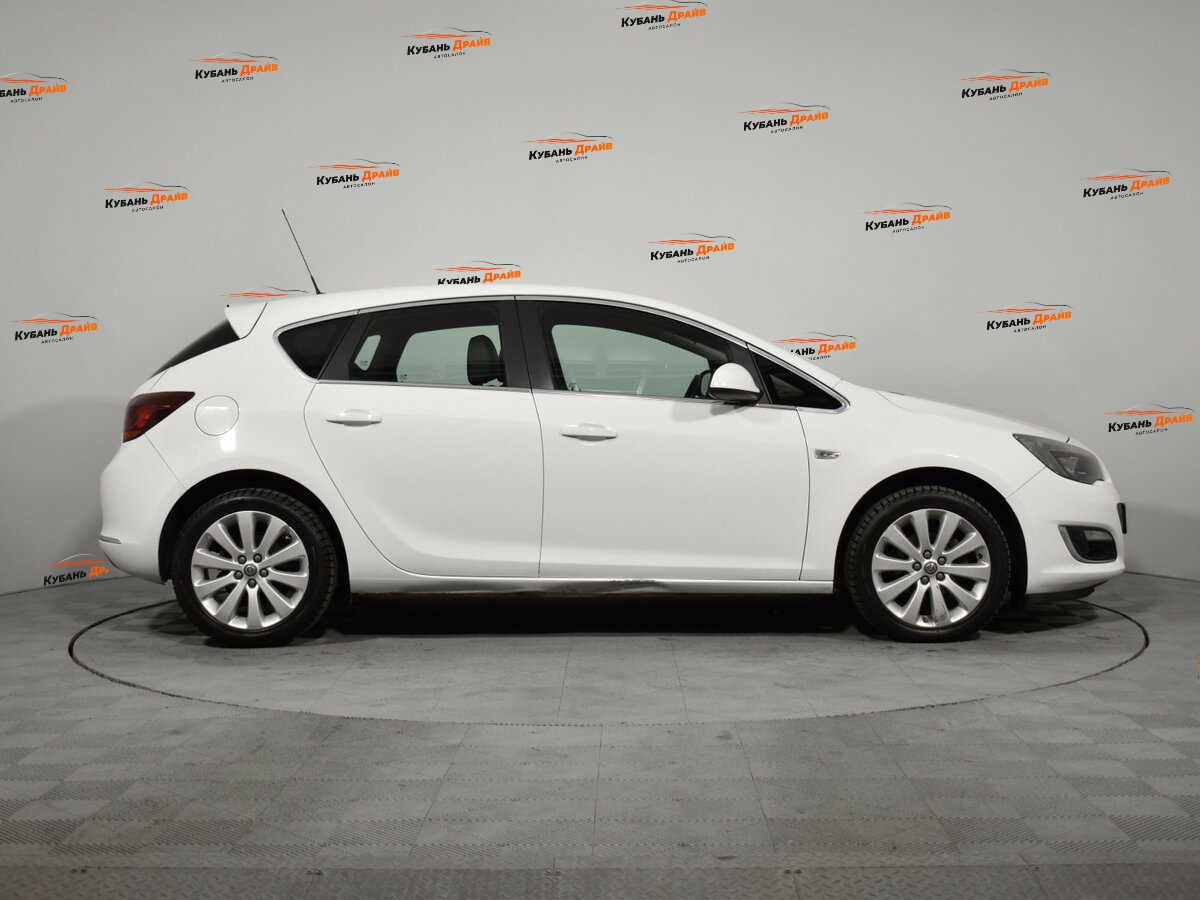 Opel Astra 2014 года с пробегом. Фото: #4