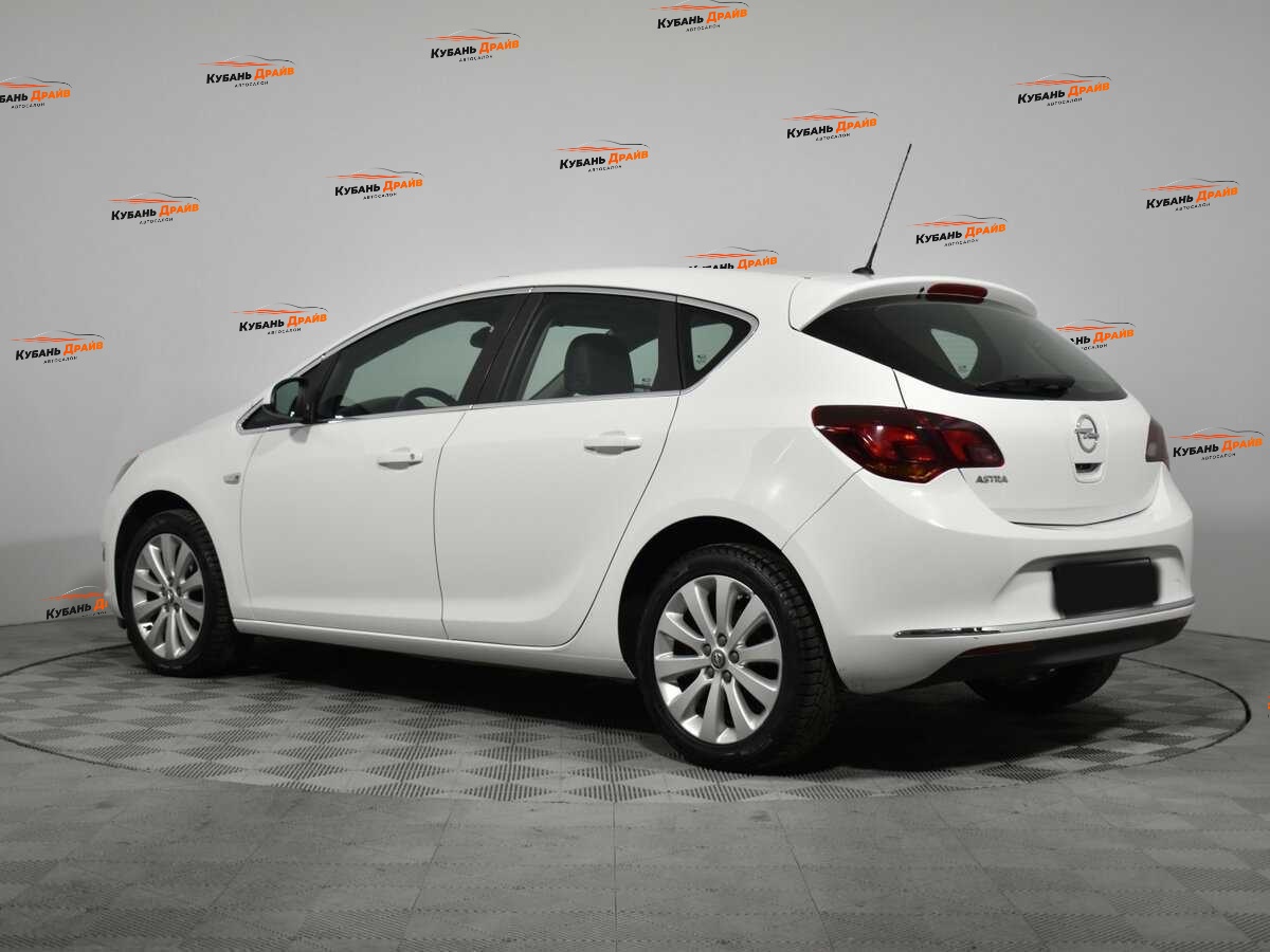Opel Astra 2014 года с пробегом. Фото: #5