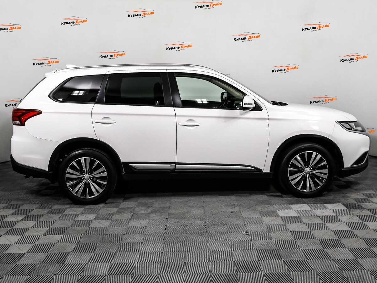 Mitsubishi Outlander 2019 года с пробегом. Фото: #3