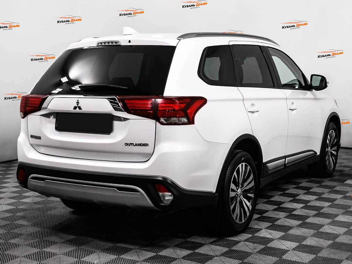 Mitsubishi Outlander 2019 года с пробегом. Фото: #4