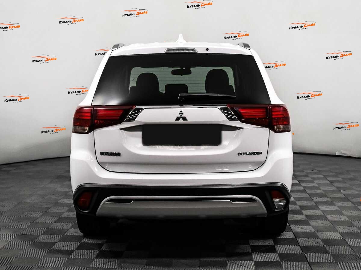 Mitsubishi Outlander 2019 года с пробегом. Фото: #5