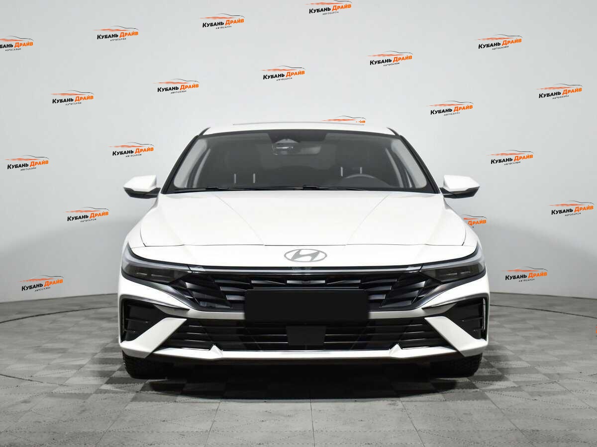 Hyundai Elantra 2023 года с пробегом. Фото: #1