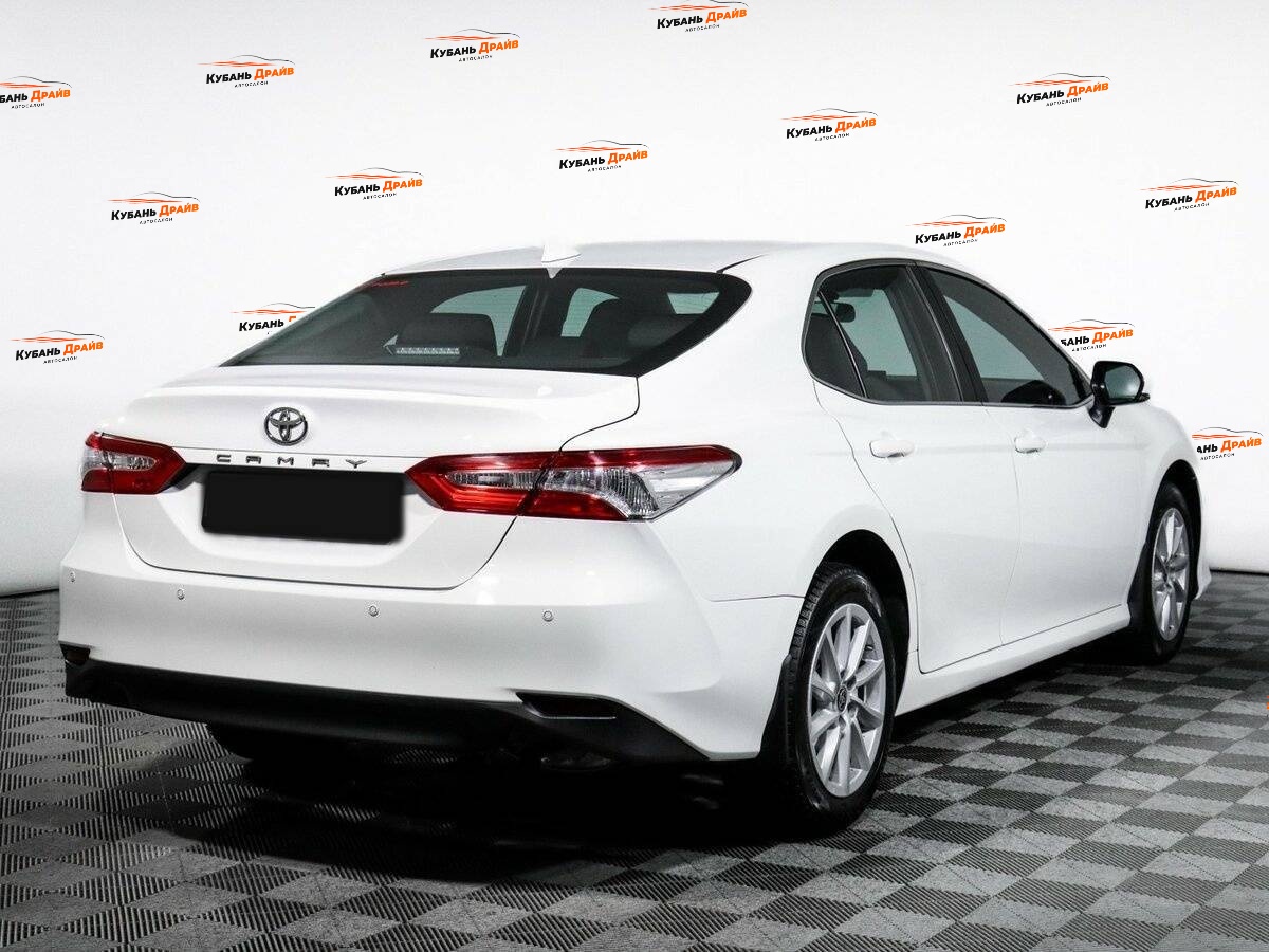 Toyota Camry 2021 года с пробегом. Фото: #4