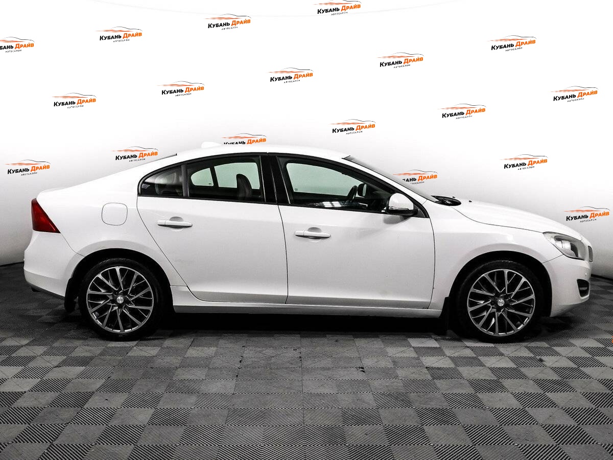 Volvo S60 2012 года с пробегом. Фото: #3