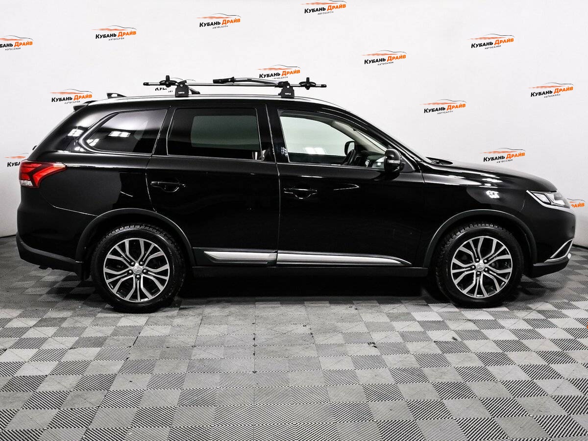 Mitsubishi Outlander 2018 года с пробегом. Фото: #3