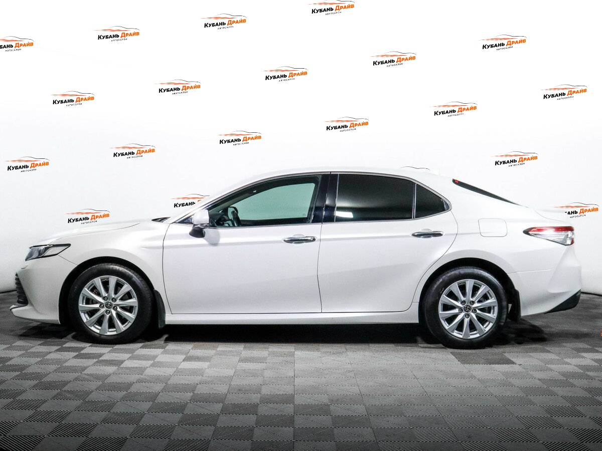 Toyota Camry 2021 года с пробегом. Фото: #7