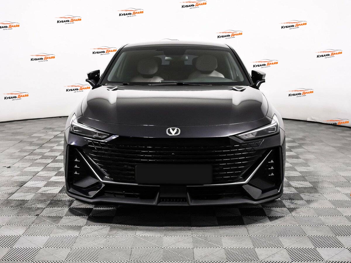 Changan UNI-V 2022 года с пробегом. Фото: #1