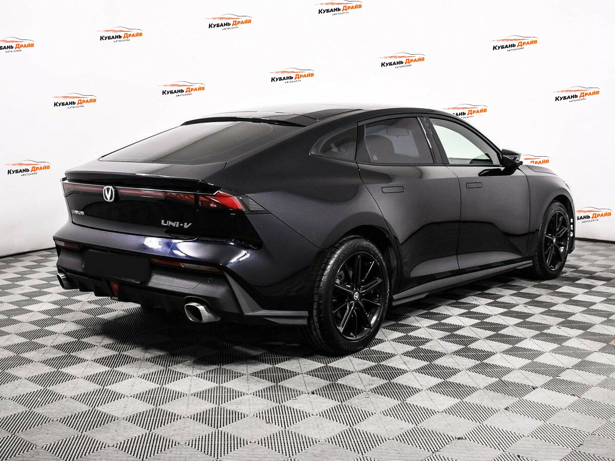 Changan UNI-V 2022 года с пробегом. Фото: #4