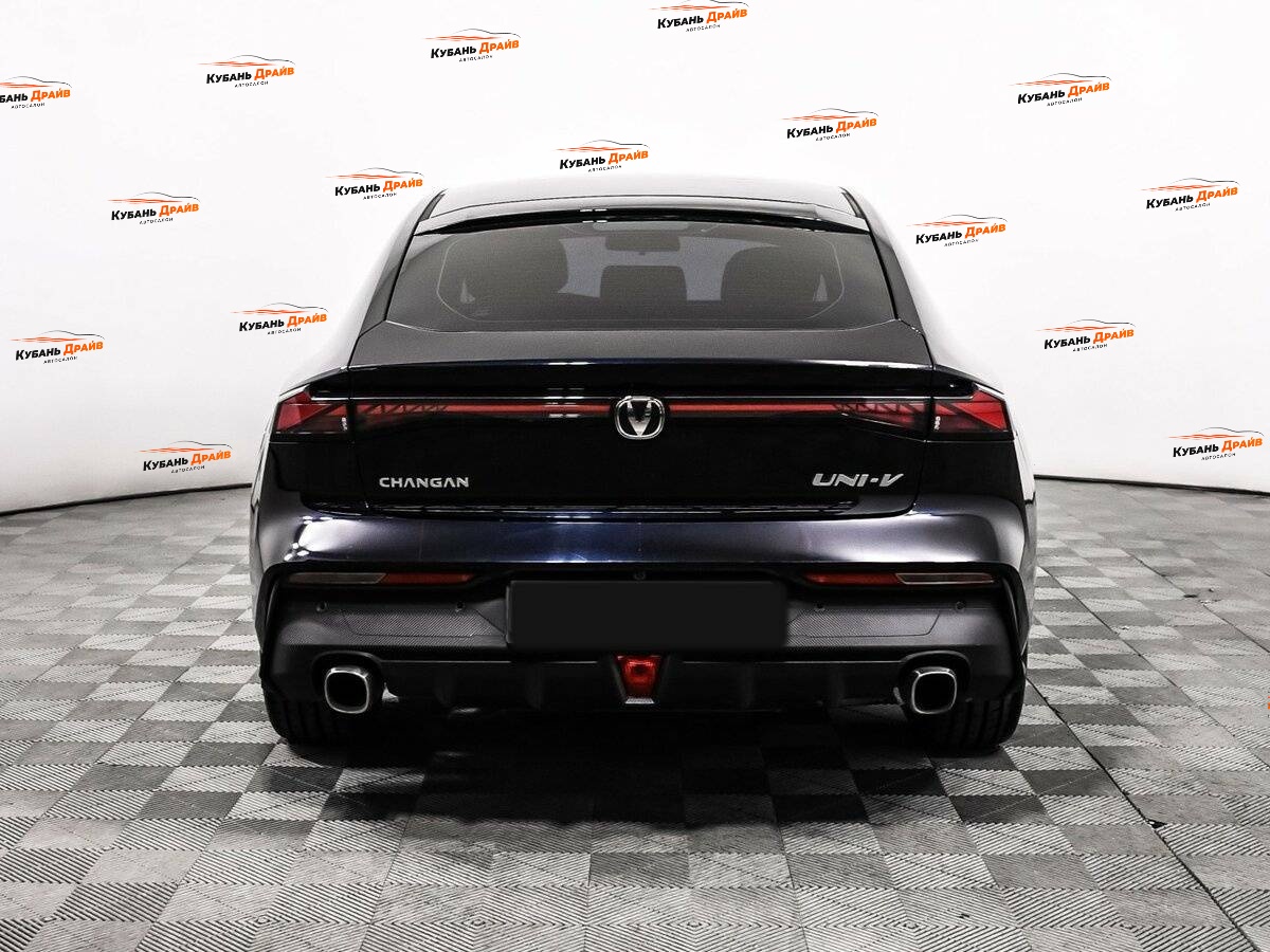 Changan UNI-V 2022 года с пробегом. Фото: #5