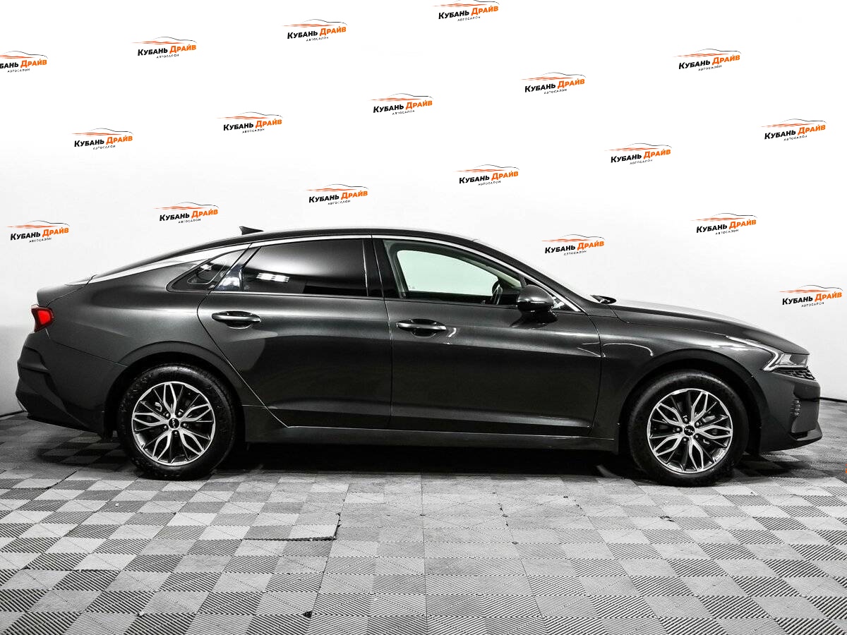 Kia K5 2023 года с пробегом. Фото: #3