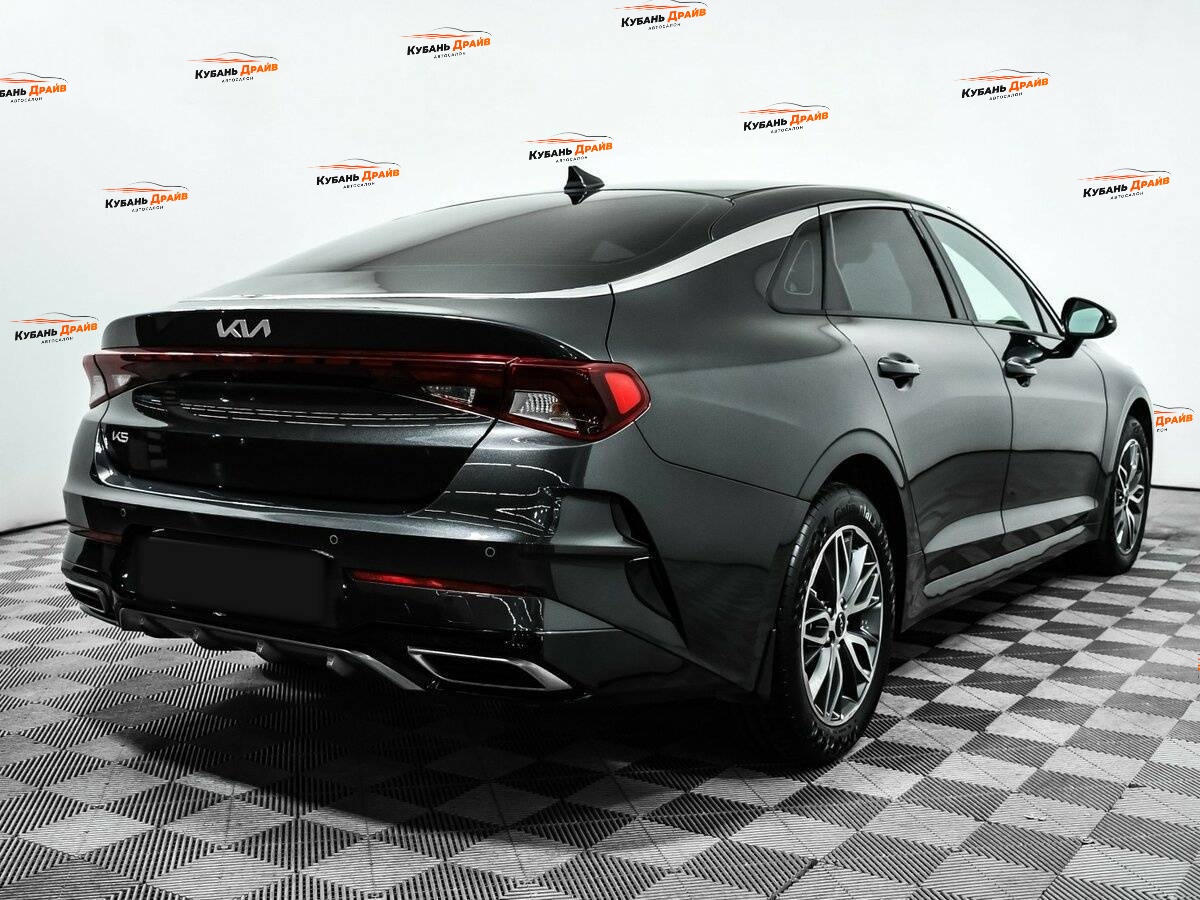 Kia K5 2023 года с пробегом. Фото: #4