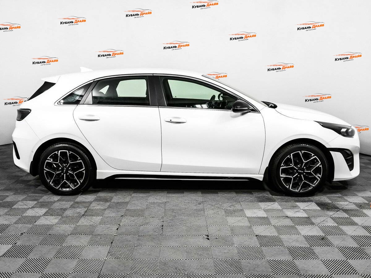 Kia Ceed 2022 года с пробегом. Фото: #3