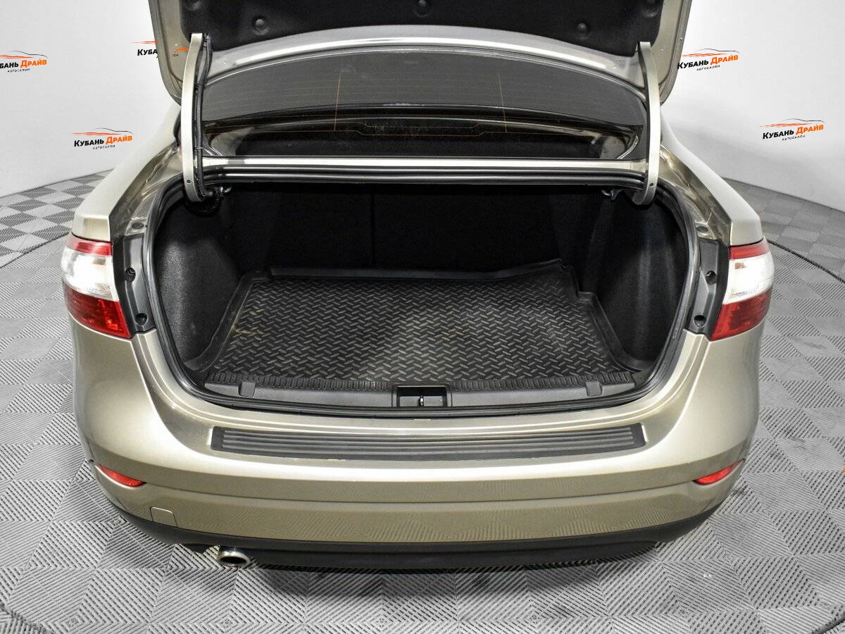 Renault Fluence 2013 года с пробегом. Фото: #16