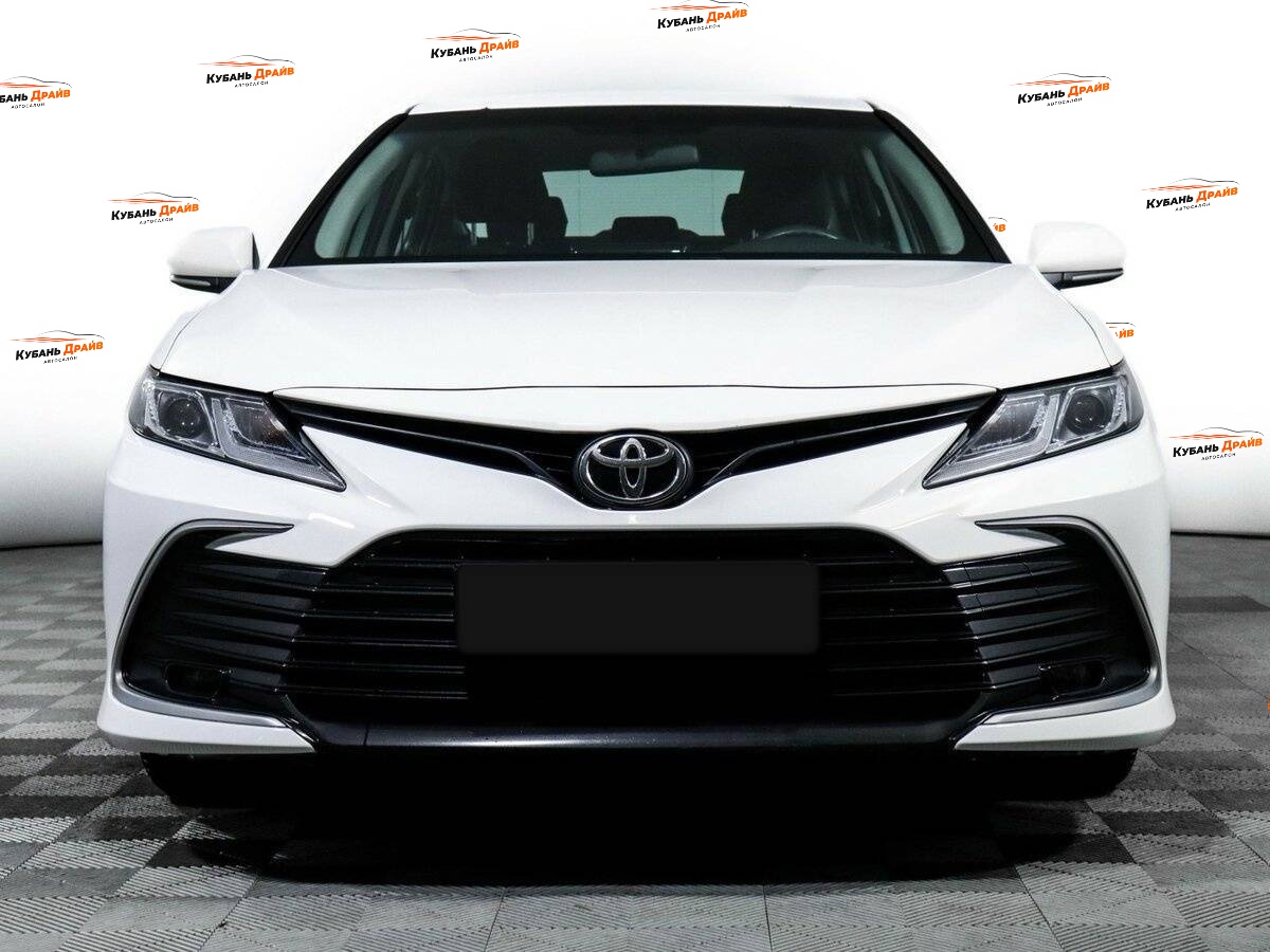 Toyota Camry 2021 года с пробегом. Фото: #1