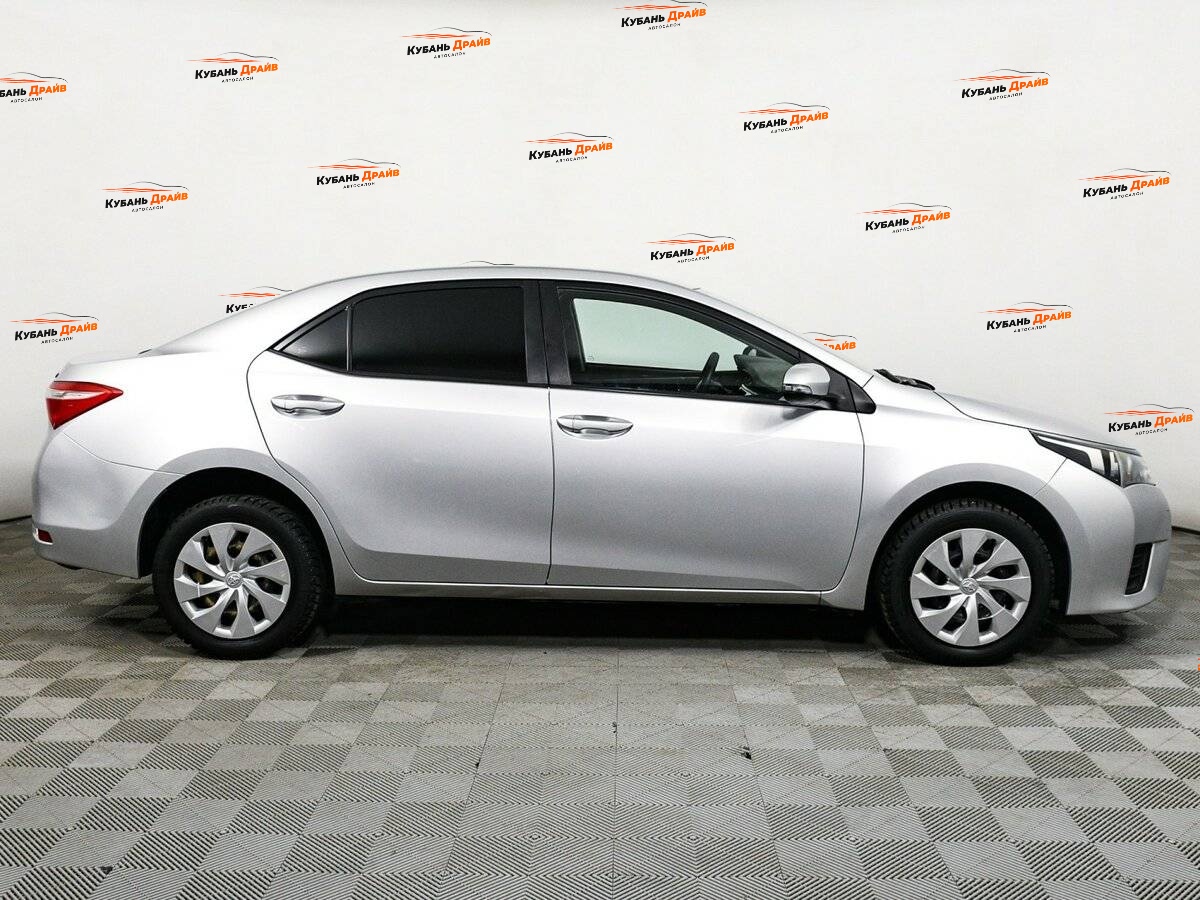 Toyota Corolla 2015 года с пробегом. Фото: #3