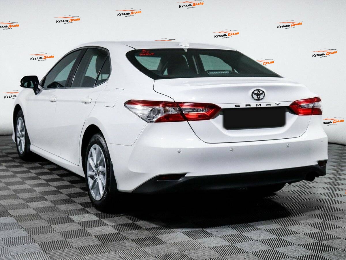 Toyota Camry 2021 года с пробегом. Фото: #6