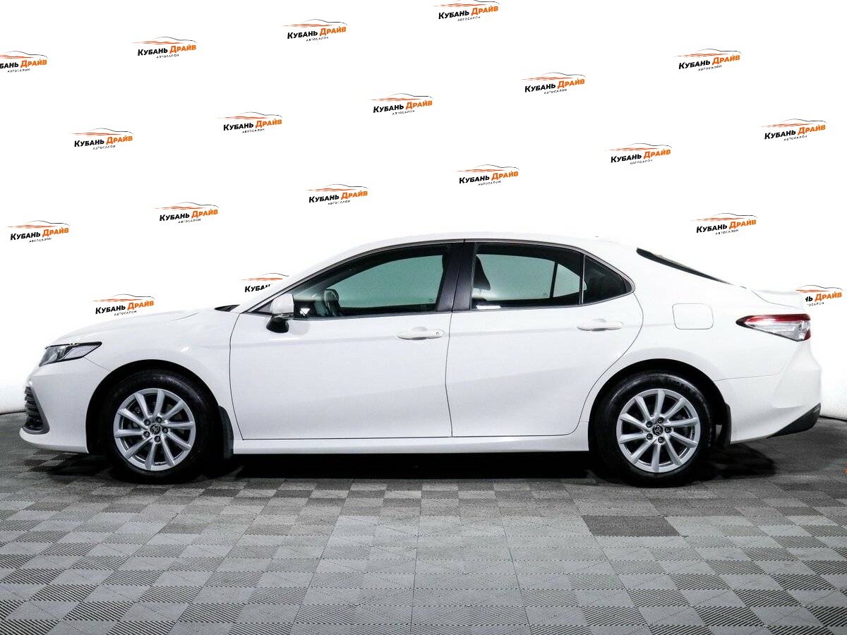 Toyota Camry 2021 года с пробегом. Фото: #7