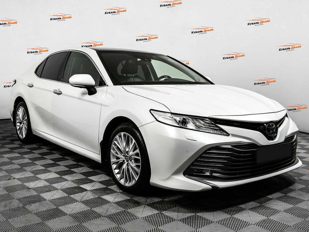 Toyota Camry 2019 года с пробегом. Фото: #2