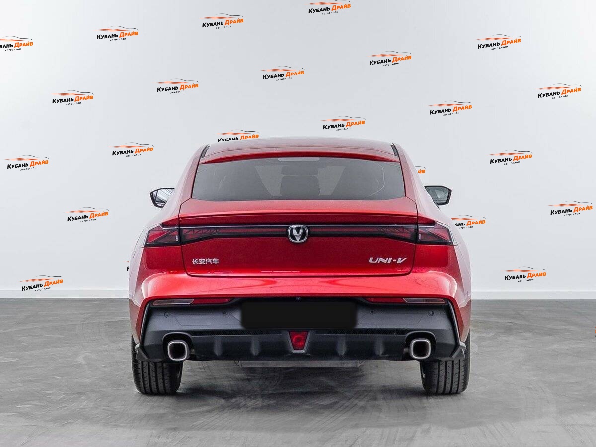 Changan UNI-V 2023 года с пробегом. Фото: #3