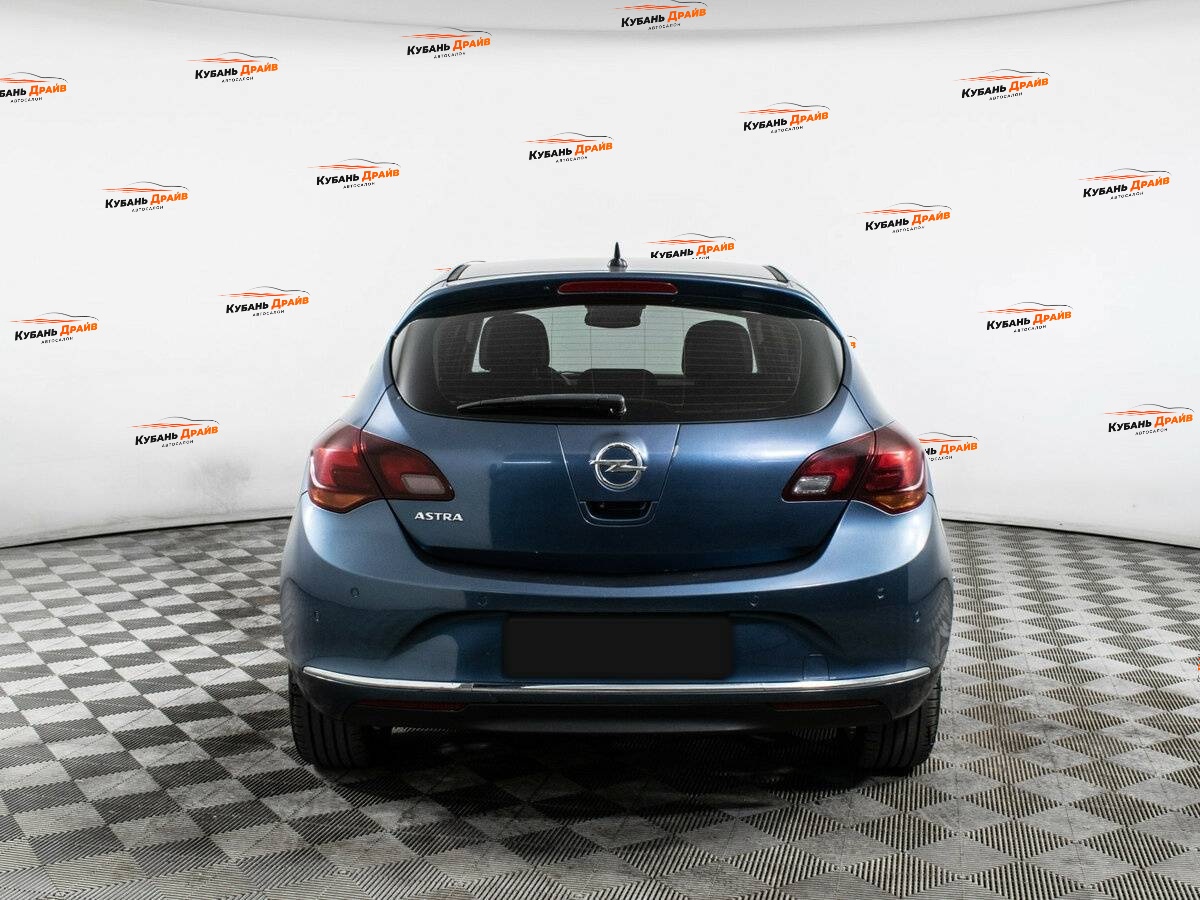 Opel Astra 2013 года с пробегом. Фото: #4