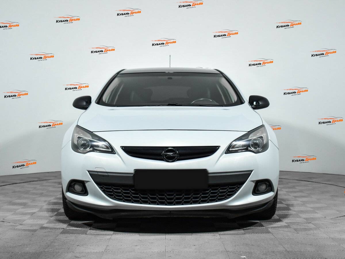Opel Astra 2012 года с пробегом. Фото: #1