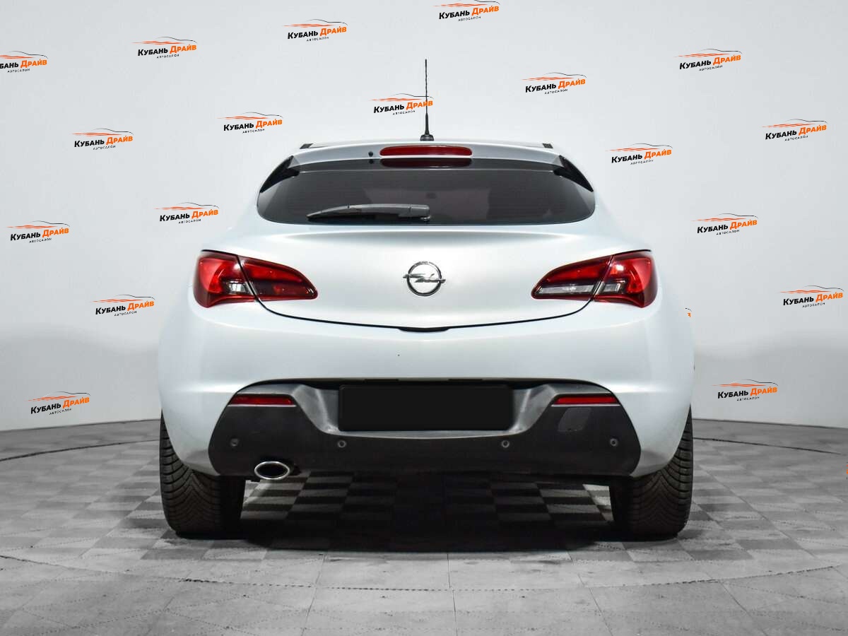 Opel Astra 2012 года с пробегом. Фото: #5