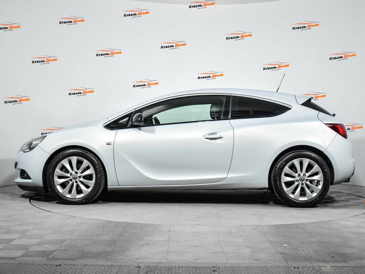 Opel Astra 2012 года с пробегом. Фото: #7