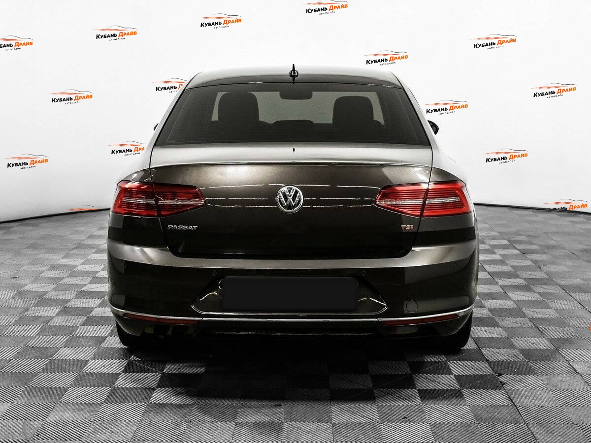 Volkswagen Passat 2017 года с пробегом. Фото: #5