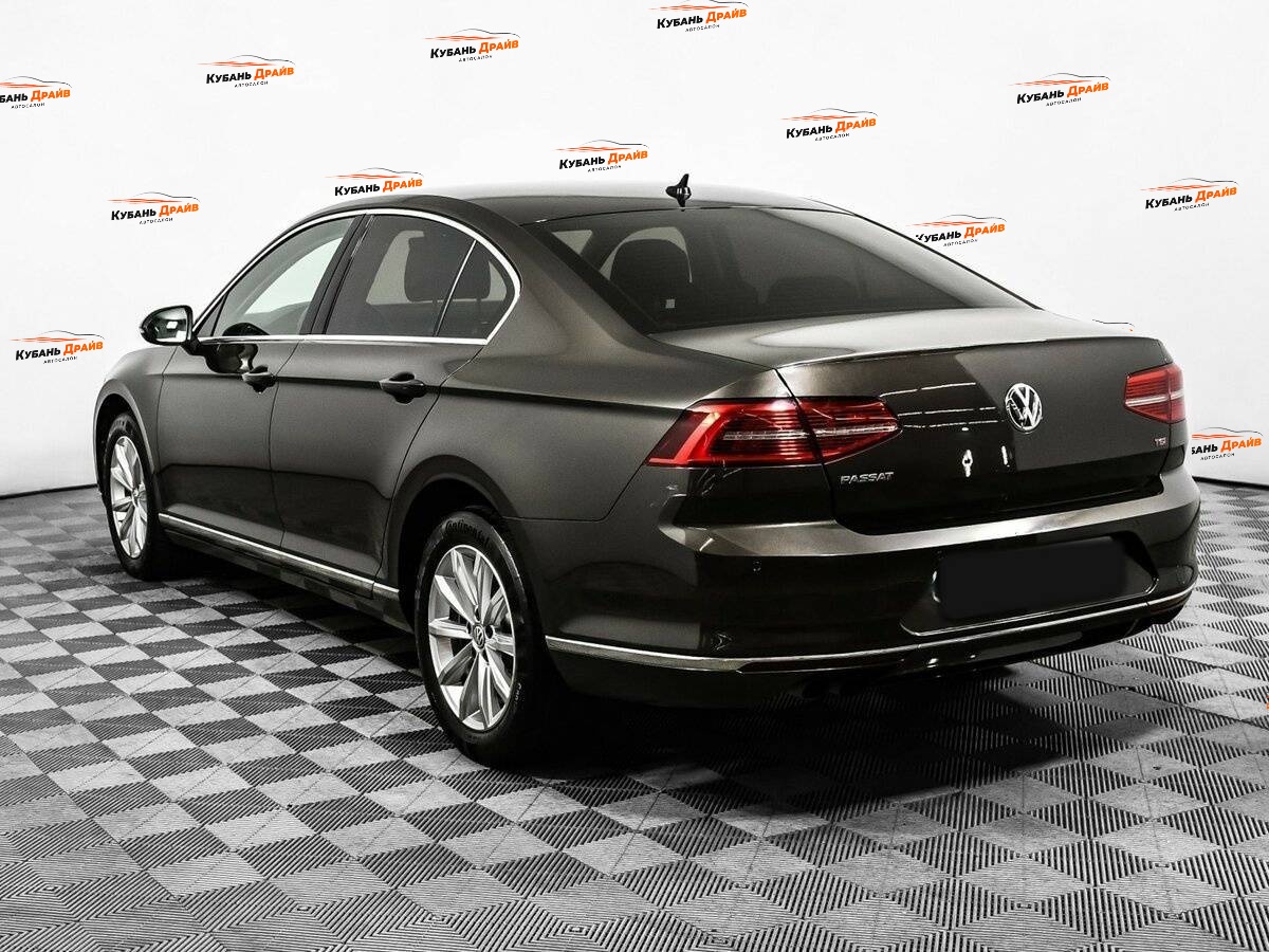 Volkswagen Passat 2017 года с пробегом. Фото: #6