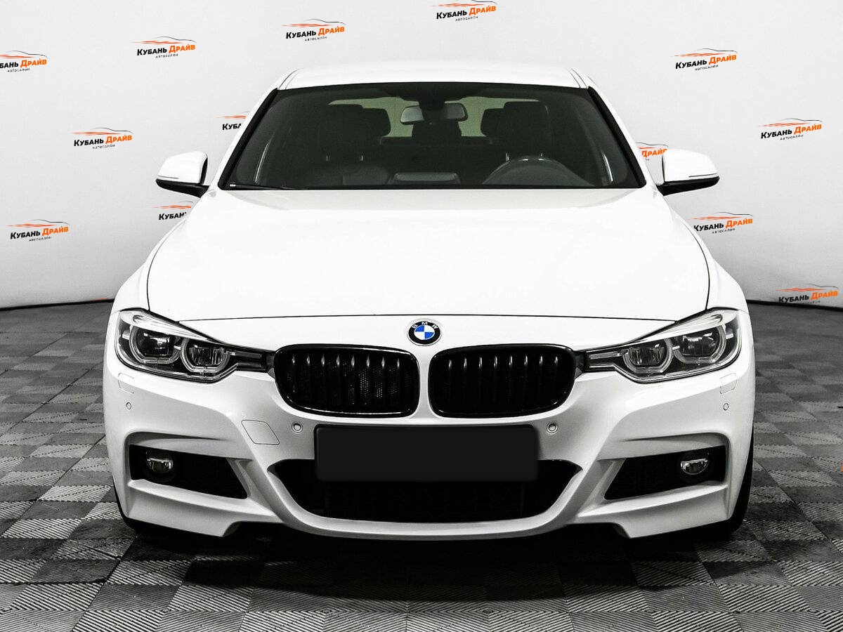 BMW 3 серии 2018 года с пробегом. Фото: #1
