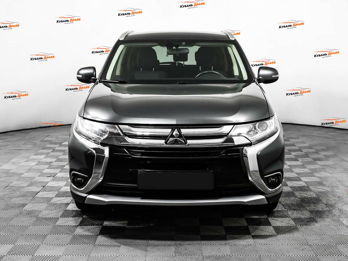 Mitsubishi Outlander 2018 года с пробегом. Фото: #1