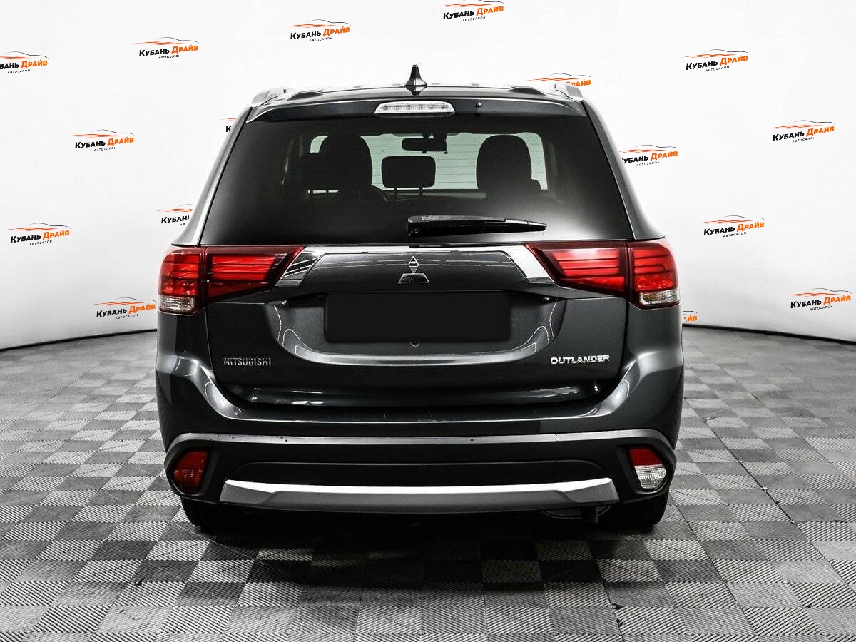 Mitsubishi Outlander 2018 года с пробегом. Фото: #5