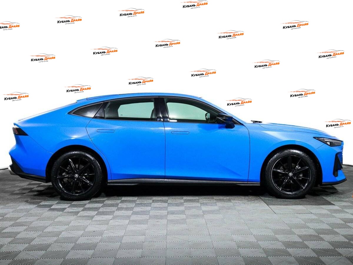 Changan UNI-V 2022 года с пробегом. Фото: #3