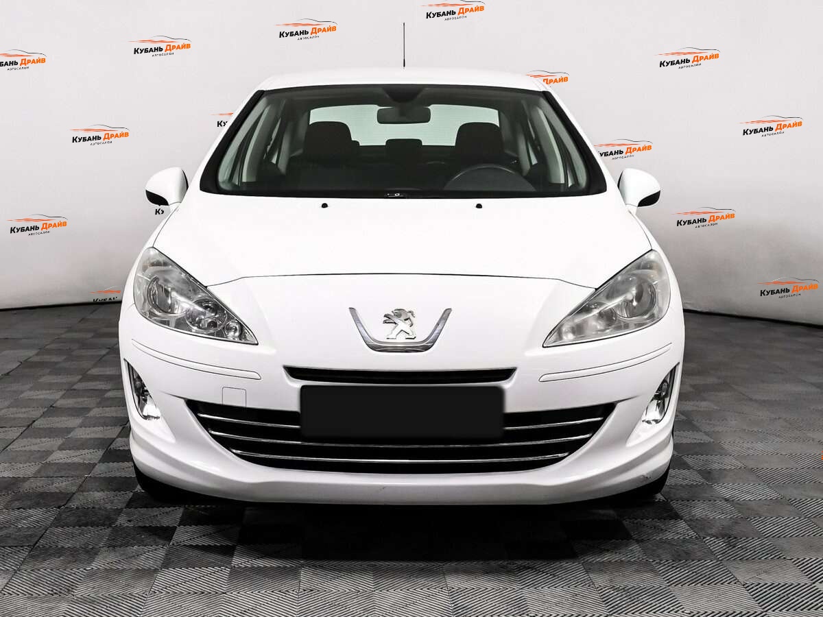 Peugeot 408 2012 года с пробегом. Фото: #1