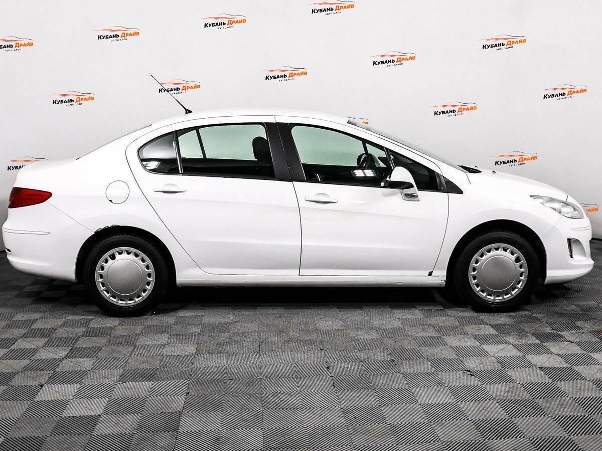 Peugeot 408 2012 года с пробегом. Фото: #3