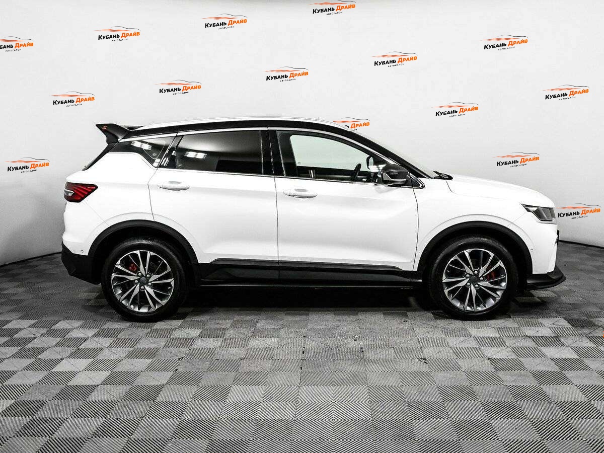 Geely Coolray 2023 года с пробегом. Фото: #3