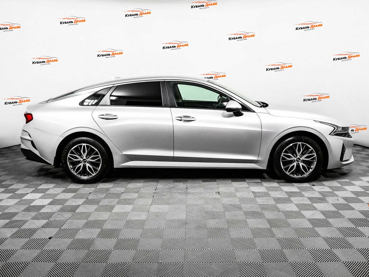 Kia K5 2021 года с пробегом. Фото: #3