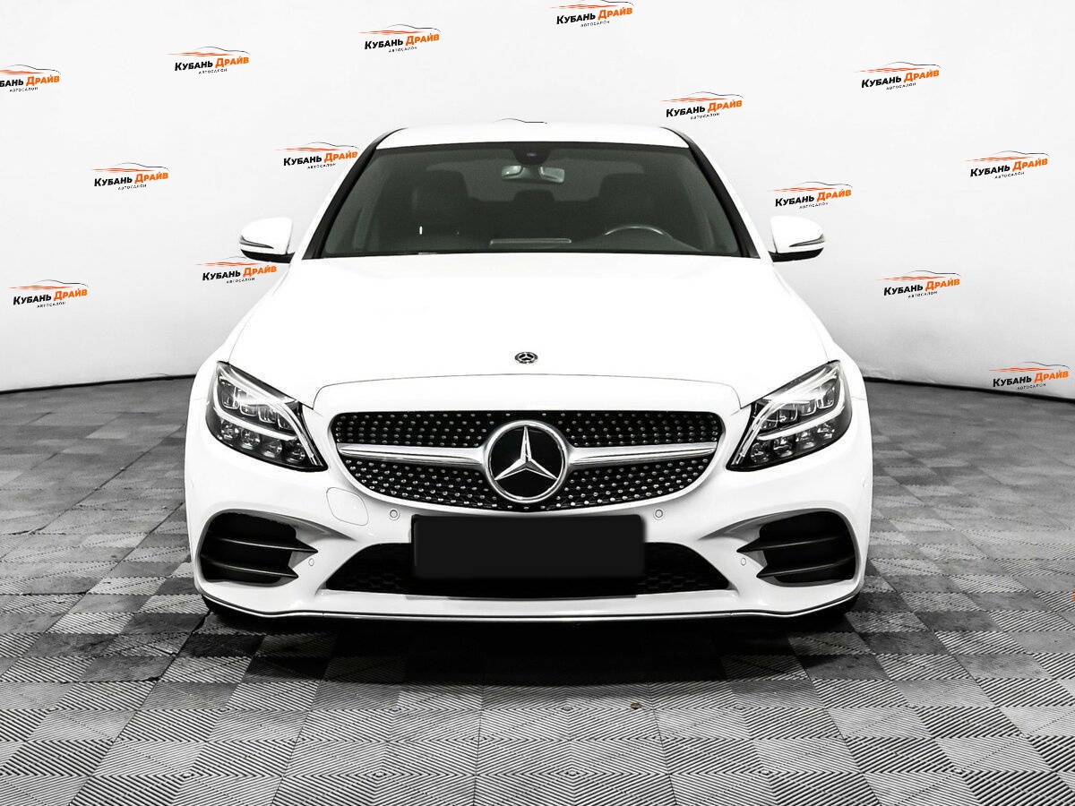Mercedes-Benz C-Класс 2018 года с пробегом. Фото: #1
